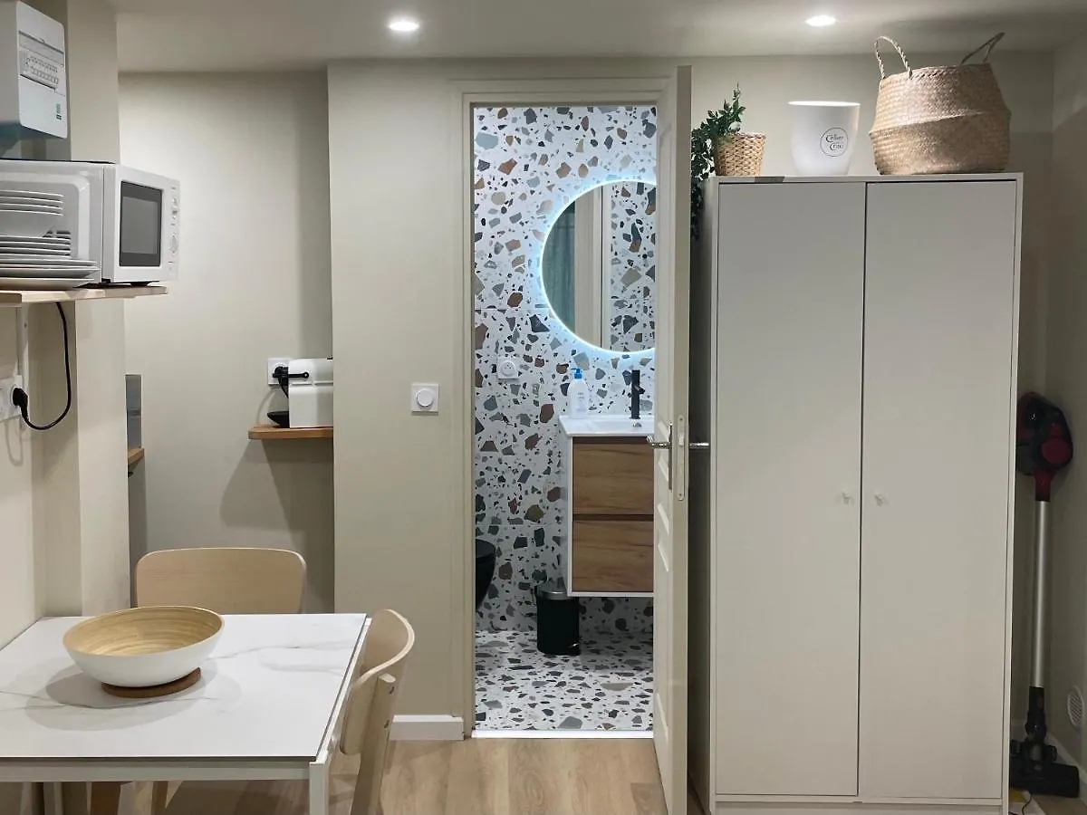 Apartment Appartement Palmiers, Coeur De Ville Sur Le Parcours Des Arts Hyères Frankreich